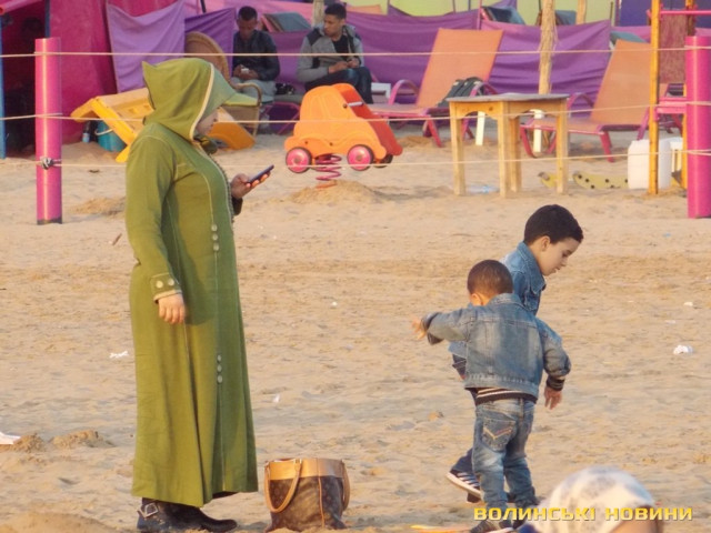 Мама, діти і телефон